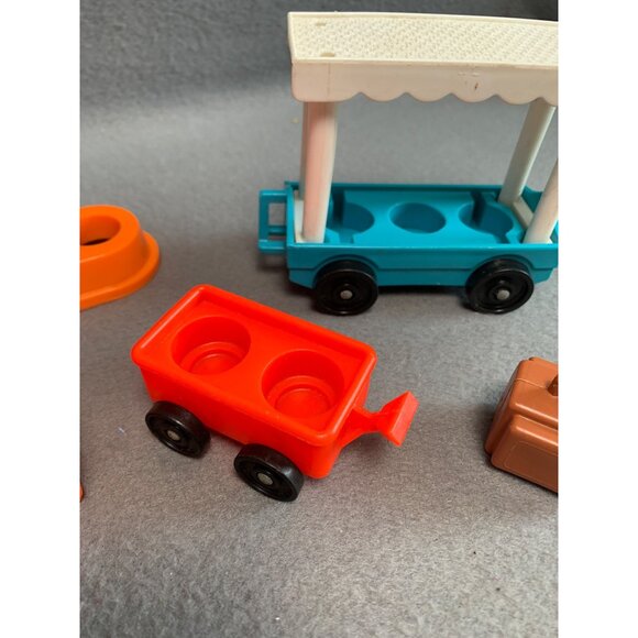 Vintage Fisher-Price Little People Zoo Gazebo, Tram Jump Rope Train Set - Picture 11 of 14